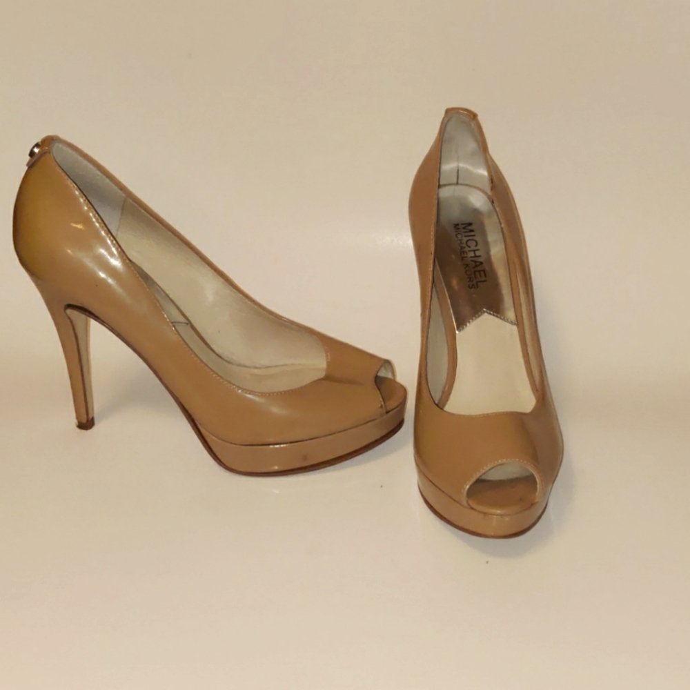 Nude leather MK 3 in heels